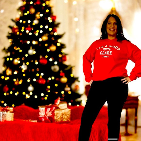 Red “Christmas Vacation” sweatshirt - Picture 1 of 2